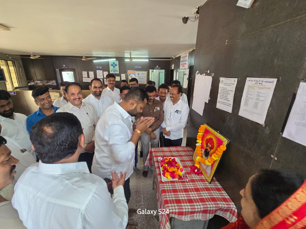 CouncilJamner's tweet photo. दि. 15/02/2026 रोजी संत सेवालाल महाराज जयंती निमित्त नप जामनेर येथे जयंती उत्साहात साजरी करण्यात आली.
मा. नगराध्यक्षा सौ. साधनाताई महाजन, मा. उपनगराध्यक्ष डॉ. प्रशांत भोंडे, सभापती, नगरसेवक, पदाधिकारी तसेच अधिकारी व कर्मचारी उपस्थित होते.
संतांच्या विचारांना विनम्र अभिवादन! https://t.co/F3piR1R9mQ