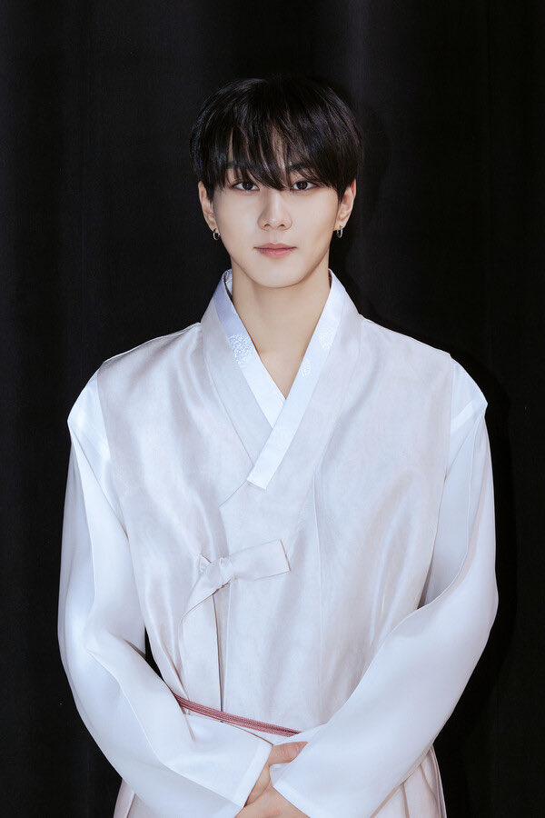 migooaba's tweet image. 새뱃돈을 바라는게 아닌 것 같음