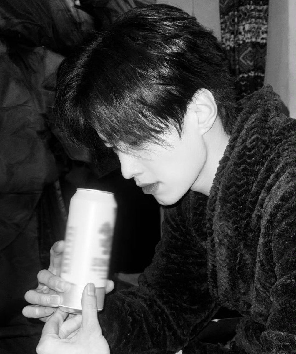 heyuarchives's tweet photo. [ #何与 · #HeYu  · #เหออวี่ · #하여 ] https://t.co/Ks8nqUPNZH
