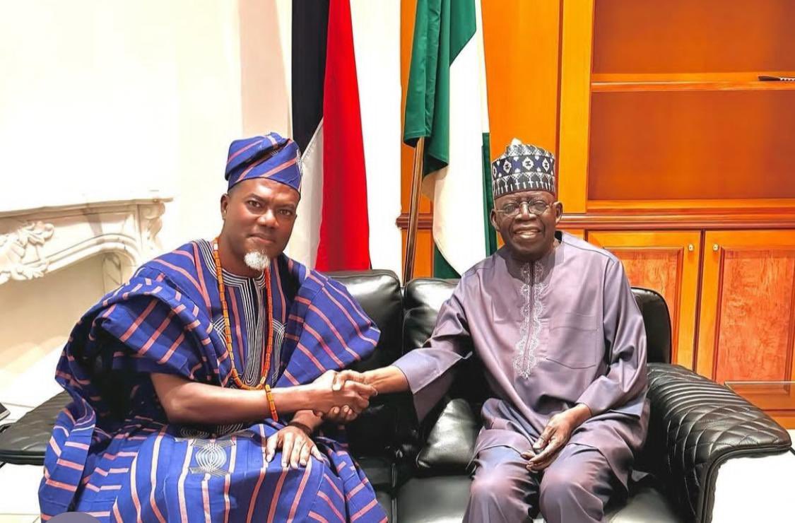 IyahIyahtweets's tweet photo. “Ambassador-designate (to your left) says he works for Nigeria, not for the man (to your right) who appointed him as his ambassador. Groundbreaking. Next he’ll reveal, water is wet and public servants serve the public.” Did this DJ save his life with this spin last night? https://t.co/iBLk79E38Q