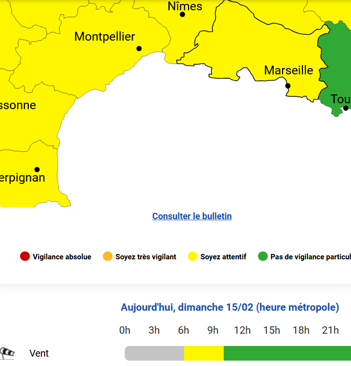 Prefet13's tweet photo. #METEO13 |🟡La vigilance JAUNE #vent est maintenue ce dimanche 15 février dans le département des #BouchesDuRhone jusqu'en milieu de matinée.
+ Attention aussi, la vigilance #crue du cours d'eau Rhône Aval est toujours en cours.
⚠️ Soyez vigilants :
. Rangez ou fixez les objets sensibles au vent (mobilier, poubelles, bâches…)
. Adaptez votre conduite aux conditions météorologiques
. Ne vous engagez pas sur une route inondée ou une voie submersible, à pied ou en voiture
. Soyez vigilants face aux chutes d’arbres ou de lignes électriques  
👉Suivez l’évolution de la situation sur @meteofrance et @Vigicrues