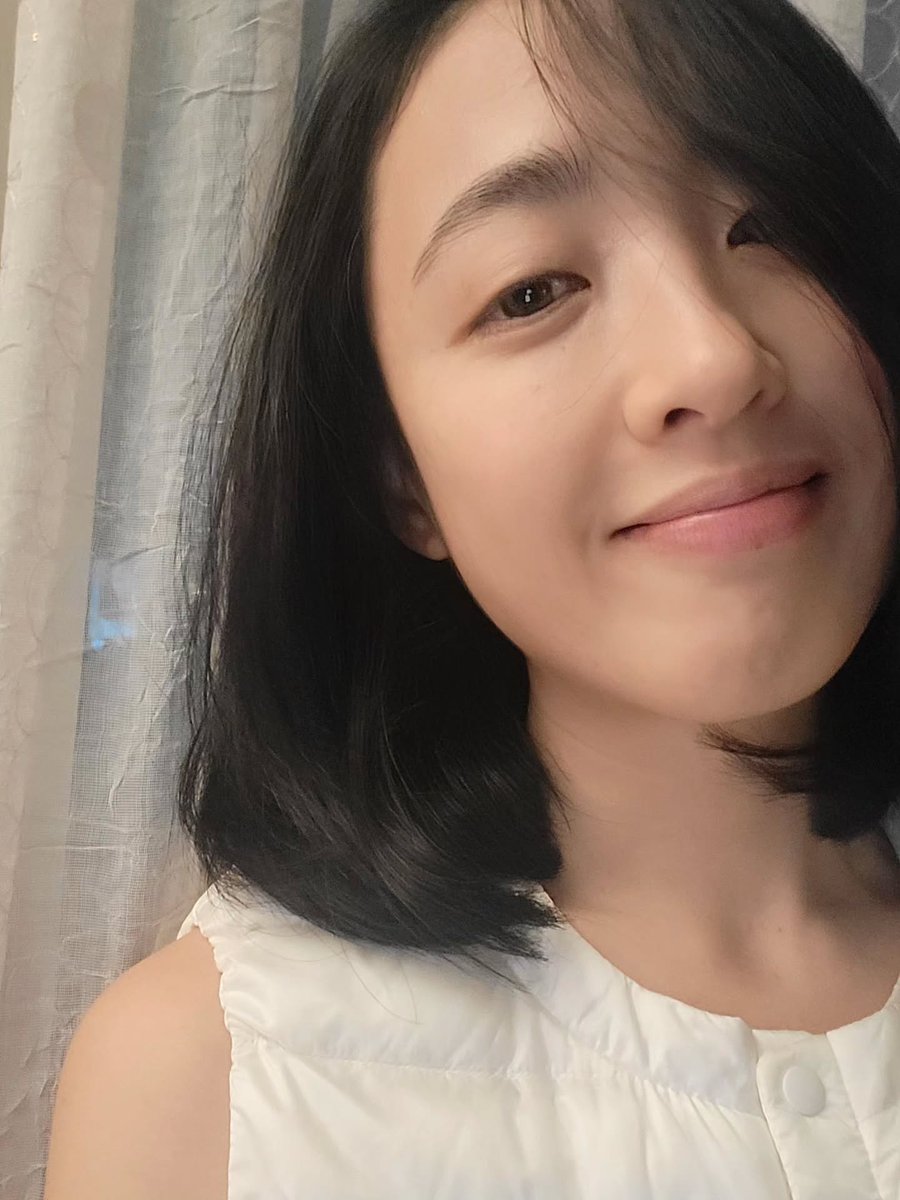 김민정 이 마흔네살 여자가 왜 이리 촉촉 강아