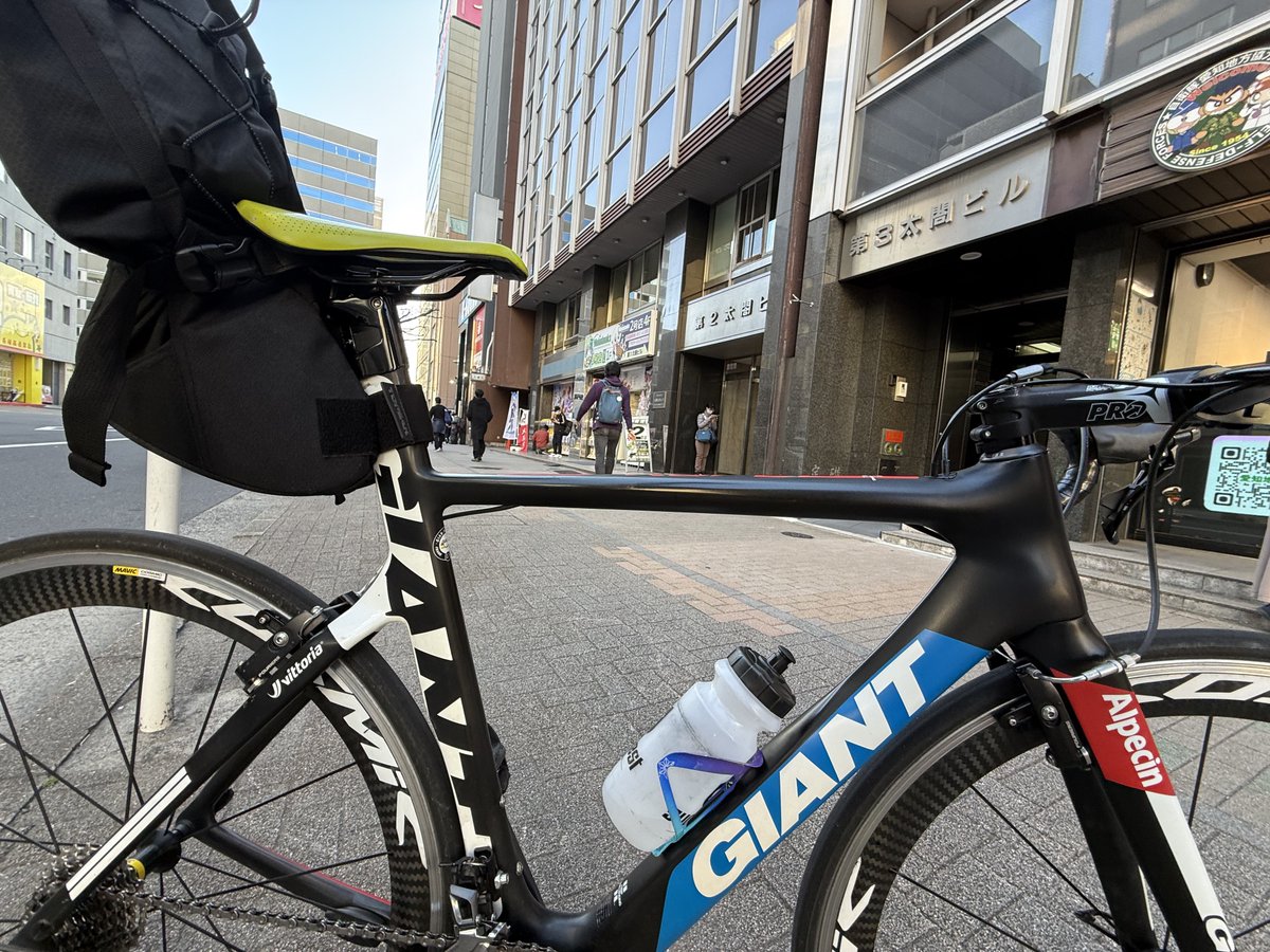 メロブで受け取り
サドルバッグなんでも入って強すぎる