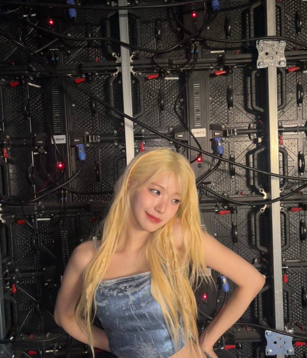 fromis9clover's tweet photo. 송하영 금발 기원 1일차...💛 https://t.co/lSR9b0FWPS