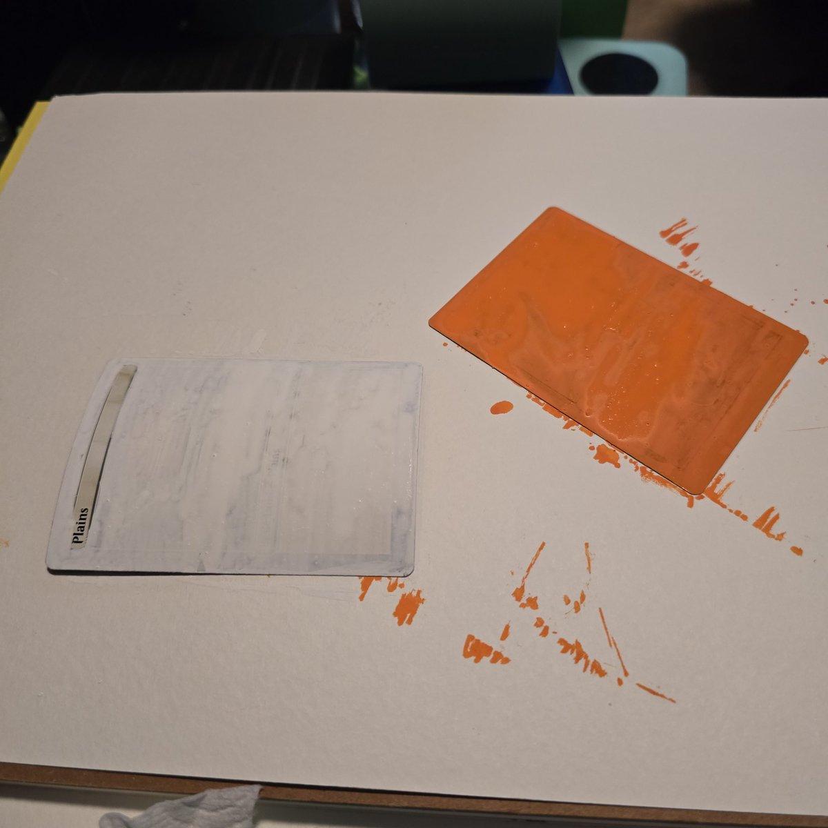 Im so sleepy ... but I wanted to try painting magic cards with my posca pens 😴
I want to start painting alters and maybe make proxies for others but I want to test things out first! ✨️