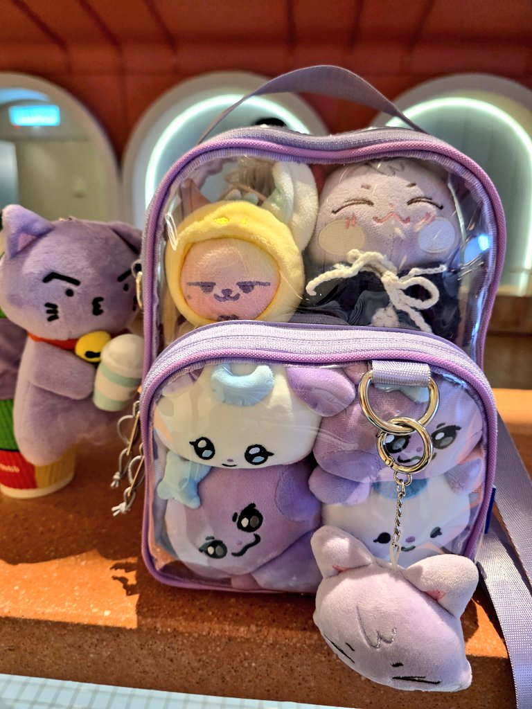 luvlylara's tweet photo. Nobody has claimed their Hwang Choon as of now. Do let me know if you're missing this baby. If you live far from the Klang Valley area, I can do postage.

For now, he's staying with his stepsiblings.
#TXTinKL #TXTinMY #ACT_TOMORROW_in_KL https://t.co/6OMMZv3QUa