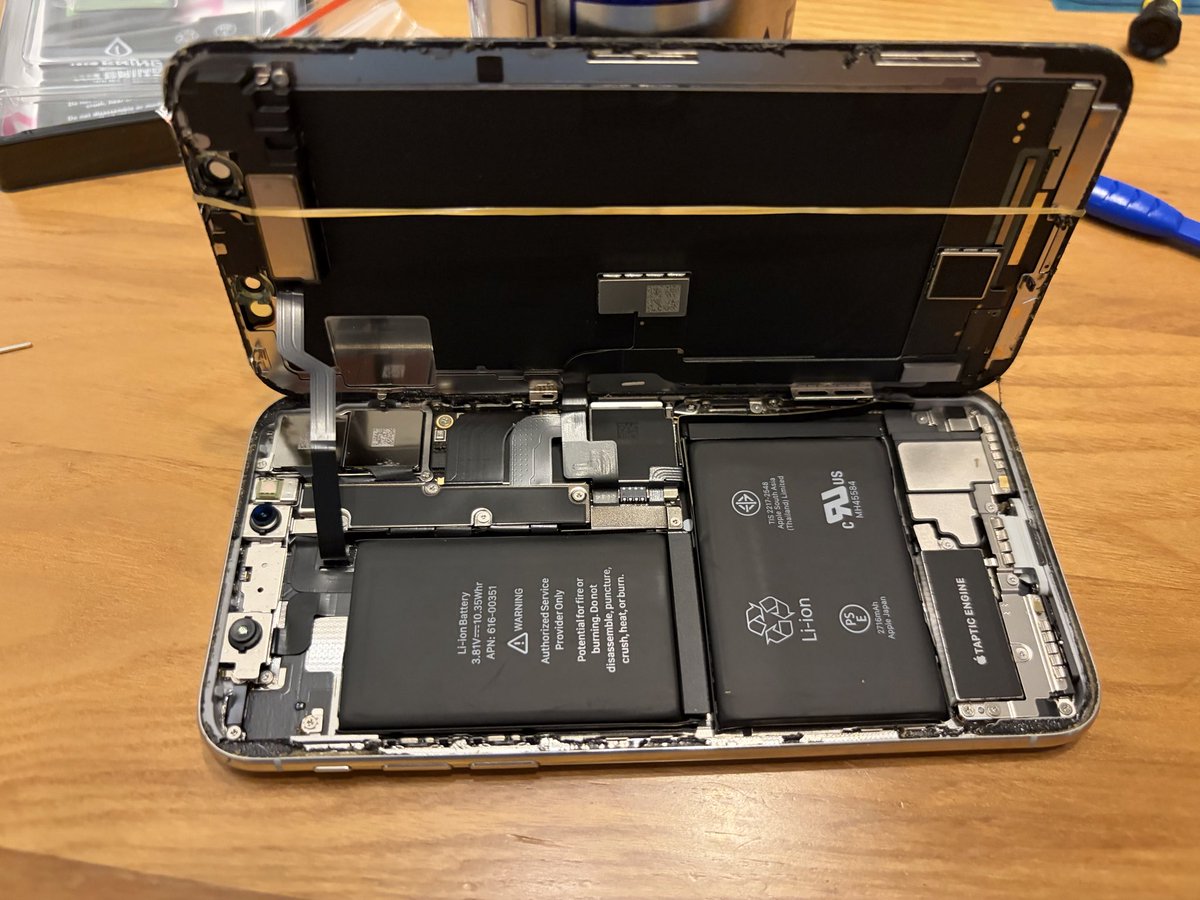 先日はじめてiPhoneのバッテリー交換してみた うまくいったけど