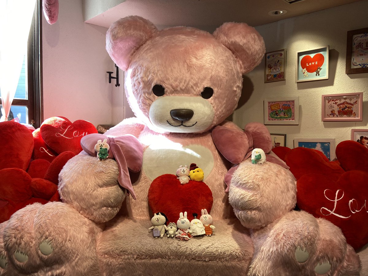 みんなで記念撮影(((o(*ﾟ▽ﾟ*)o))) #カナヘイ #伊豆テディベアミュージアム