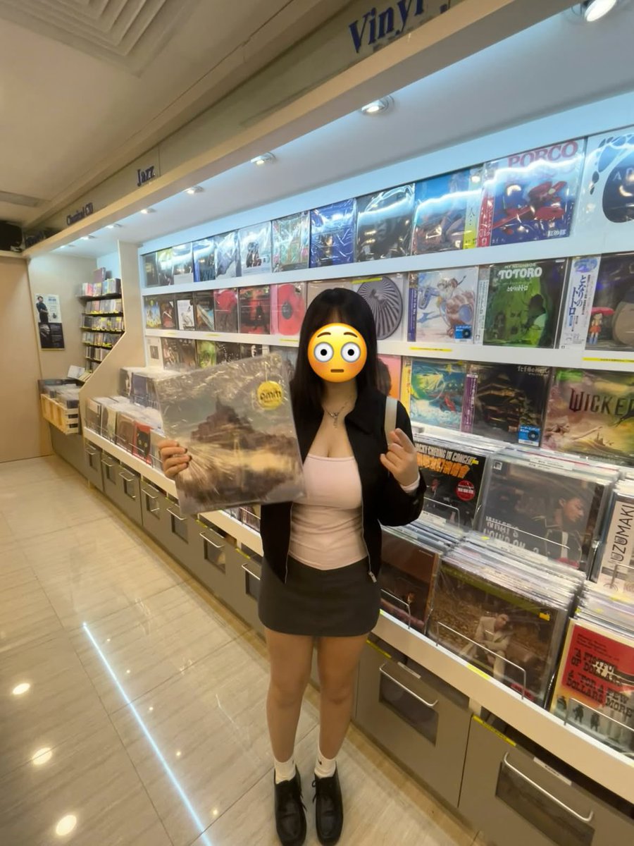 我住喺你屋企嘅廁所 tweet media