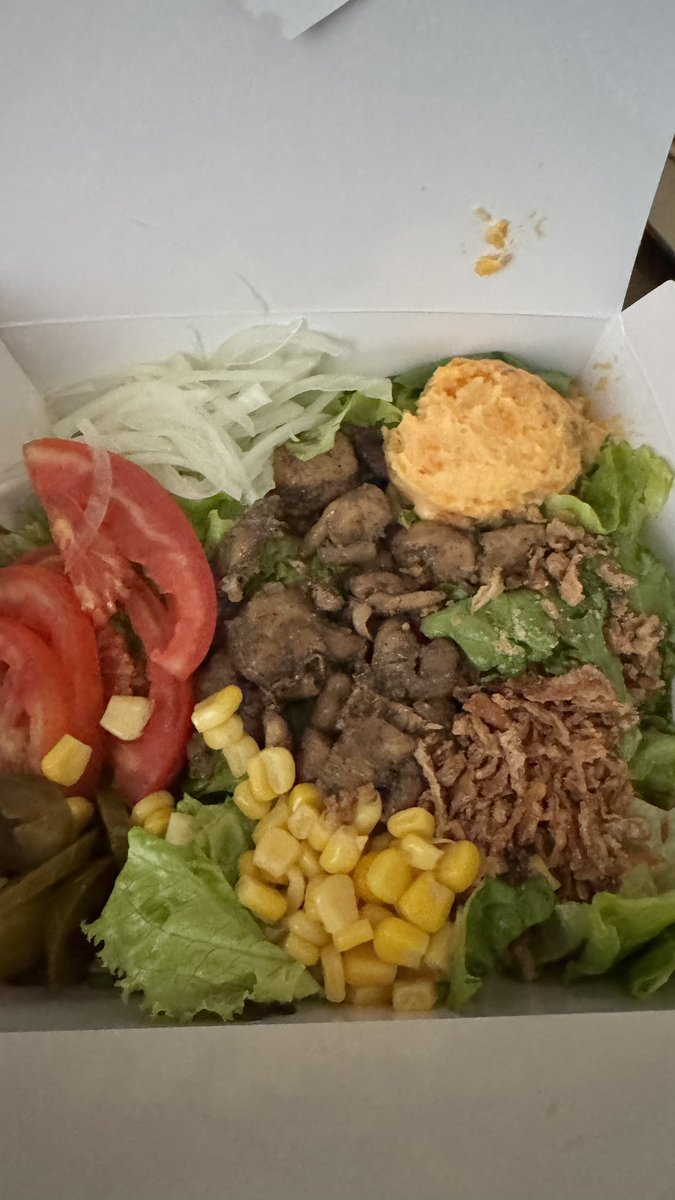 First time trying Salady and I think I’m liking it more than salad stop. Mas mura pa 🥳