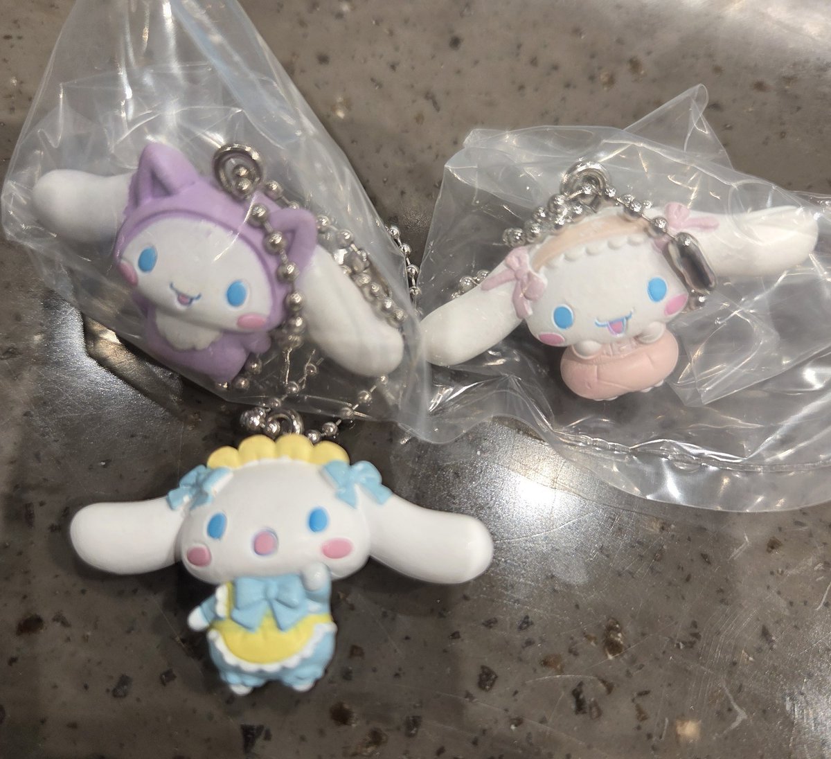 가챠했고 어떻게 실눈시나롤 하나도안나올수있어