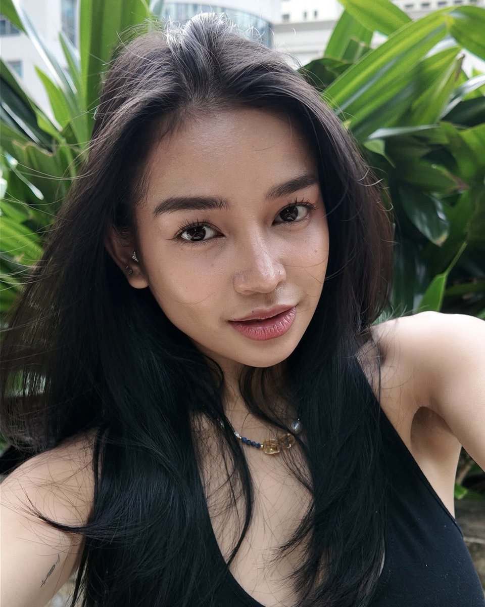 a upd modern romance with film student elijah canlas and theatre arts student xyriel manabat by direk tonet jadaone