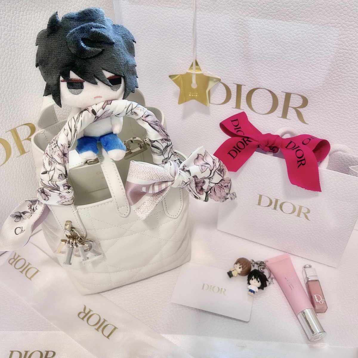 _VampireDoll__'s tweet photo. ショルダーバッグ欲しかったので　またデでトゥジュールを確保しました(〃ω〃)
リップグロウバターにめじるしつけるのめちゃくちゃ可愛いです！オススメ🥰
ウエハースもそろそろ届くのでしばらく間食全てウエハースになる https://t.co/Id6yek1BKX