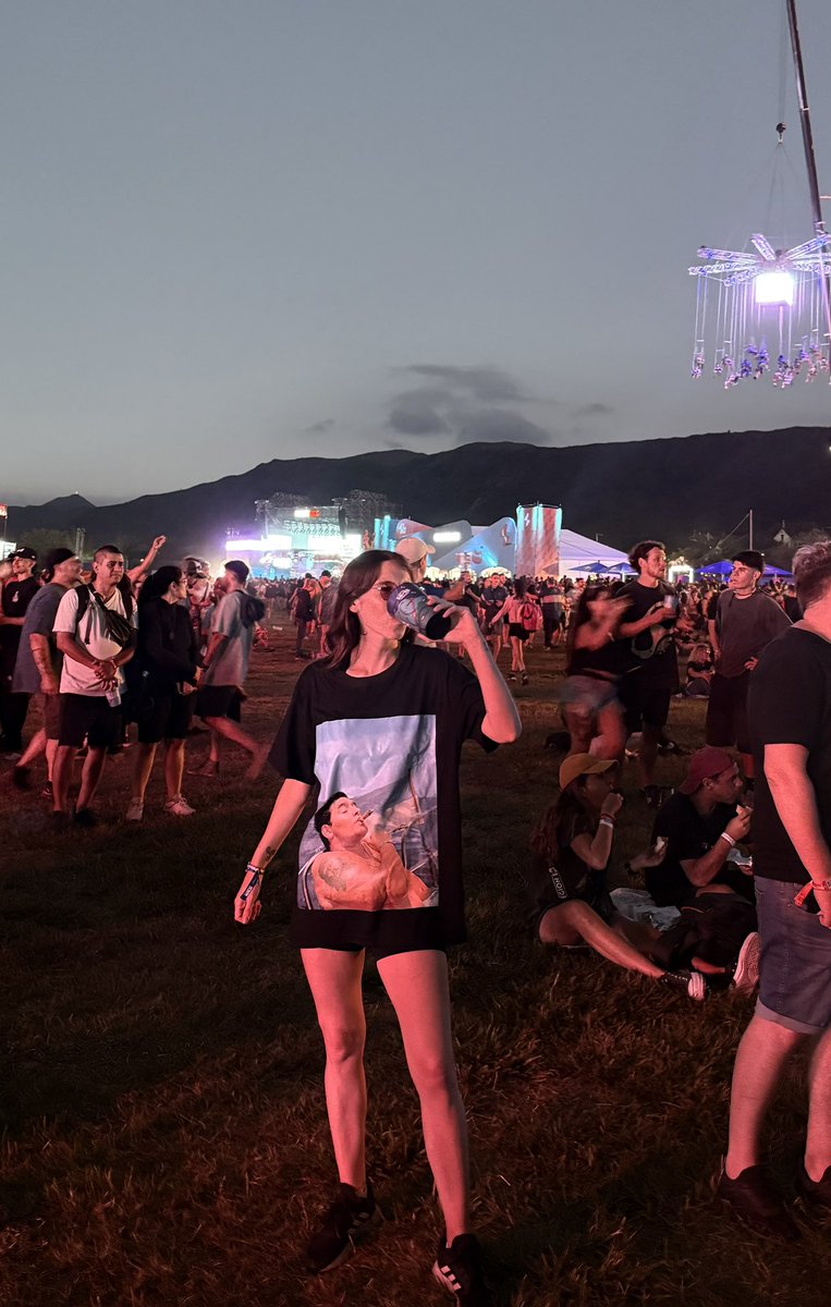 Dejé a pulga con la niñera y me vine al cosquin 💅💅