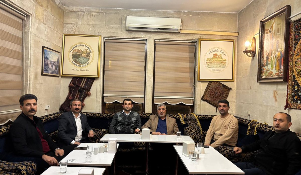 izbcemiyeti's tweet photo. 🟢 Meşveret Meclisimizin Şubat ayı programında, #Şanlıurfa İl Müftüsü Ramazan Tolan ve Müftü Yardımcısı İbrahim Halil Aslan’ı ağırladık. 

Ramazan ayı öncesi yardımlaşma ruhunu ve birliğimizi güçlendirecek adımları konuştuk. Şehrimizin manevi iklimine ışık tutmaya devam ediyoruz. https://t.co/1yCLDsI2Bn