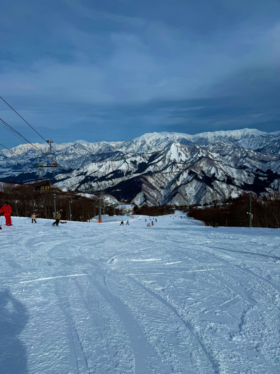 antlers_edu_lab's tweet photo. 先日、今年初滑りへ。
GALA湯沢の雪景色に包まれて、心も体もリフレッシュ。
やっぱり雪山の時間は特別ですね！
#ガーラ湯沢 #GARA湯沢 https://t.co/JagrYZvmCQ