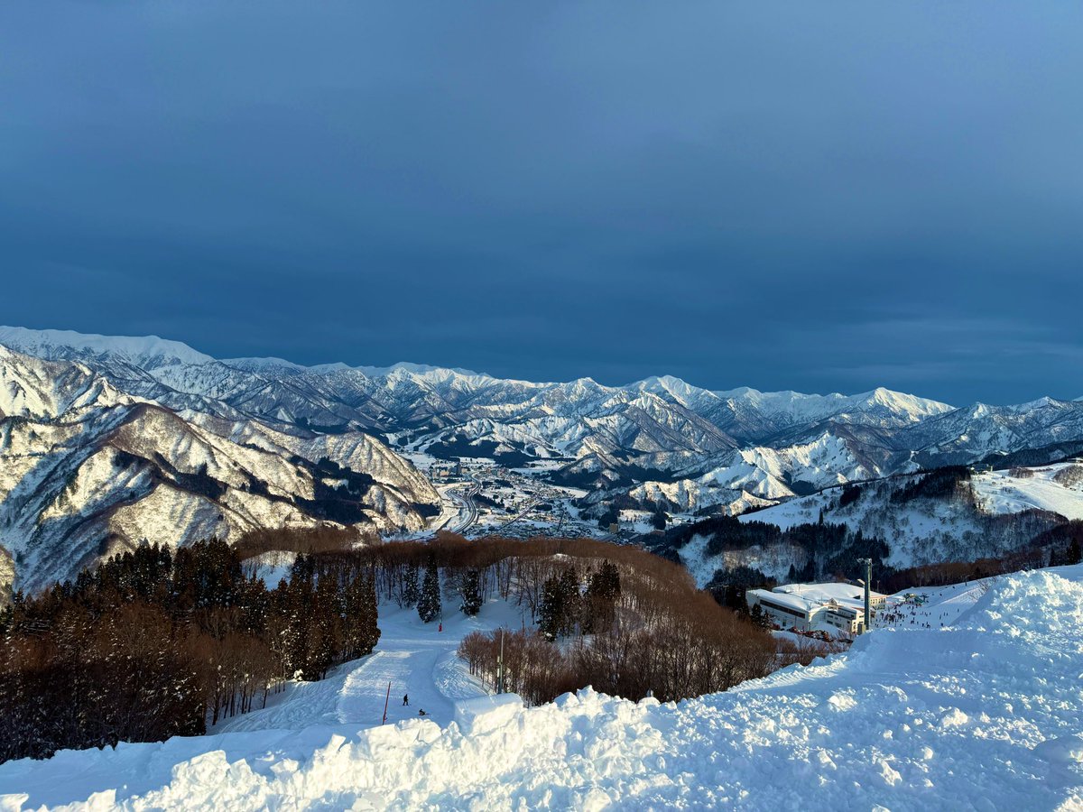 antlers_edu_lab's tweet photo. 先日、今年初滑りへ。
GALA湯沢の雪景色に包まれて、心も体もリフレッシュ。
やっぱり雪山の時間は特別ですね！
#ガーラ湯沢 #GARA湯沢 https://t.co/JagrYZvmCQ