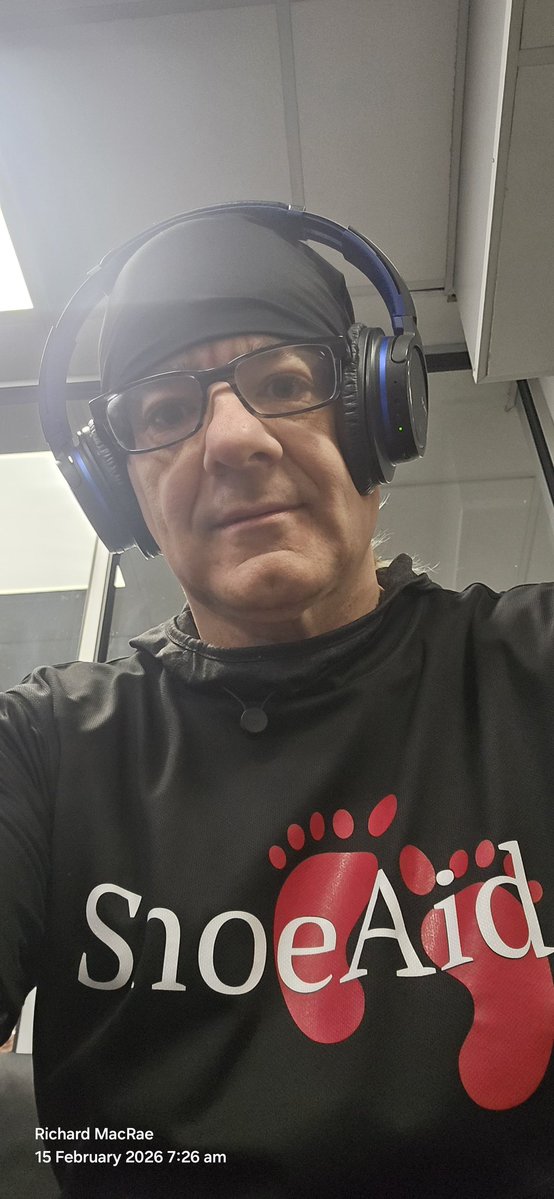 Oh no he is posting on social media again. Yep, back in the gym. 24hrs in every day.