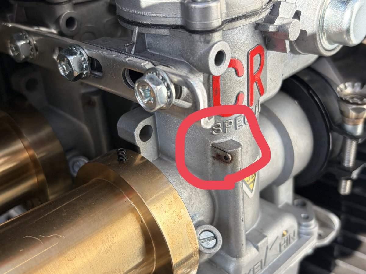 CRキャブレターのここからガソリン滲み？が起きるのは何故ですか？ 問題ありませんか？