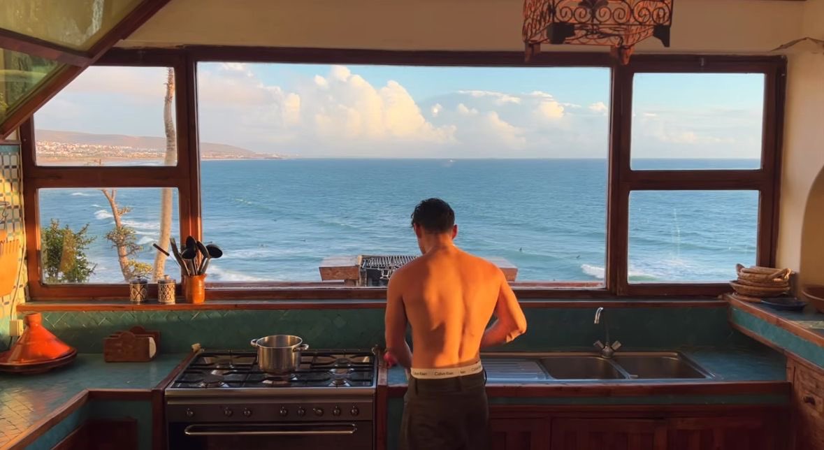 rixmeta's tweet image. GM! ☀️

Happy Weekend &amp;lt;3 💫