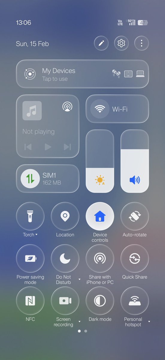 Show the control centre of your smartphone 👀
Comment 🤔