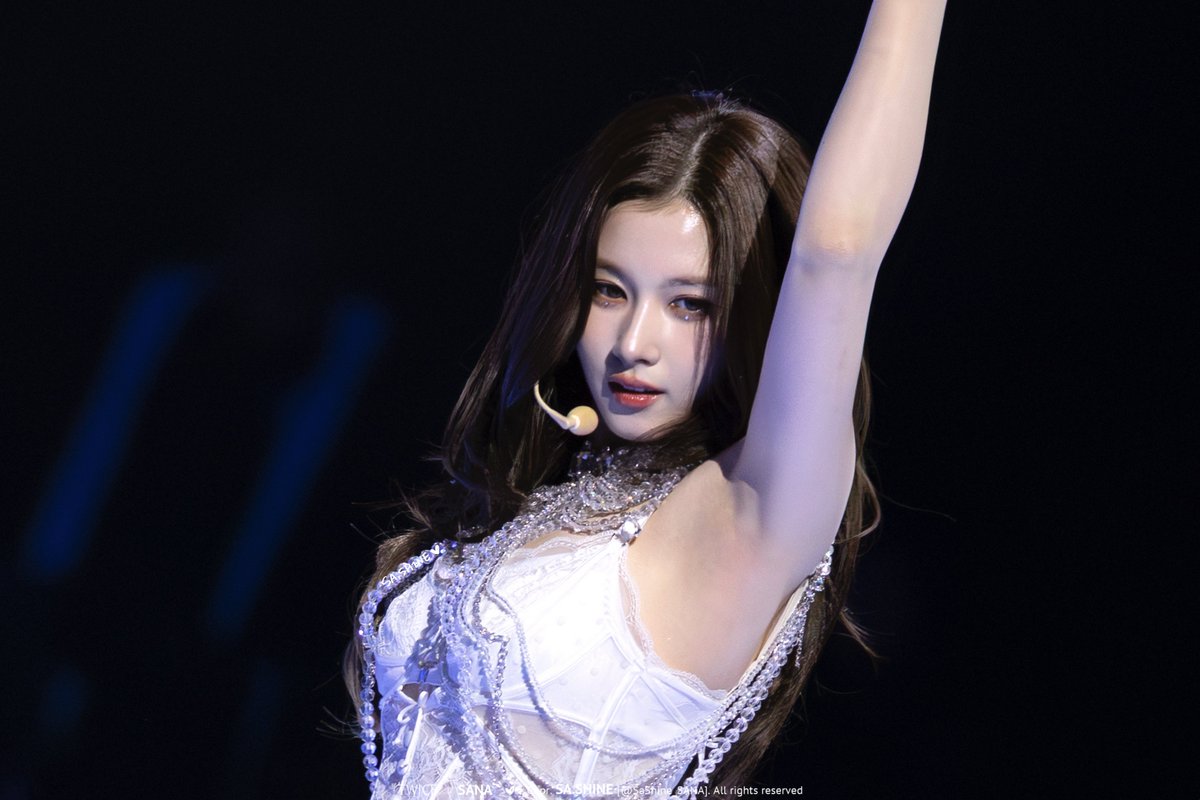 SaShine_SANA's tweet photo. 260213 EST THIS IS FOR IN WASHINGTON D1 (260214 KST)

워싱턴에서도 여전히 빛나는 미모 ✨
정말 수고했어요 🫶
푹 쉬고 좋은 꿈 꿔요 🌙💤

사나 최고야 💖✨

 #트와이스 #사나 #TWICE #SANA #サナ

Photographed by: @PULSE_KDH 
Edited &amp; Published by: @SaShine_SANA https://t.co/gpbKY6kja0
