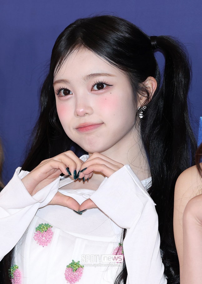 Hearts2Hearts Red Carpet Today with IAN #Hearts2Hearts #하츠투하츠