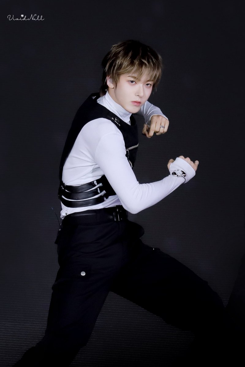 vividnull_ tweet media