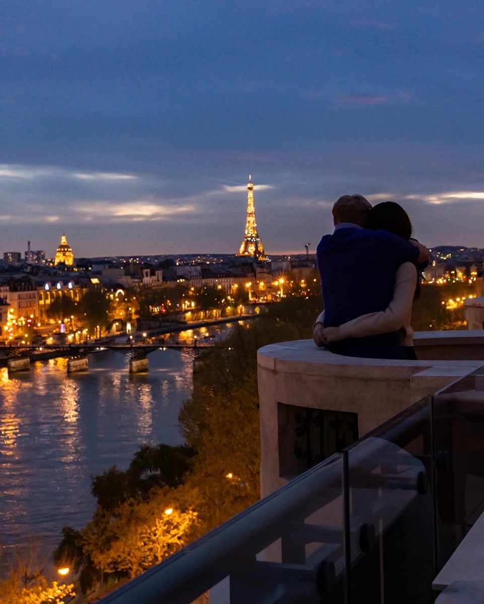 MozartCultures's tweet photo. Love is in the air: Paris edition https://t.co/n3cCUtQ3LQ