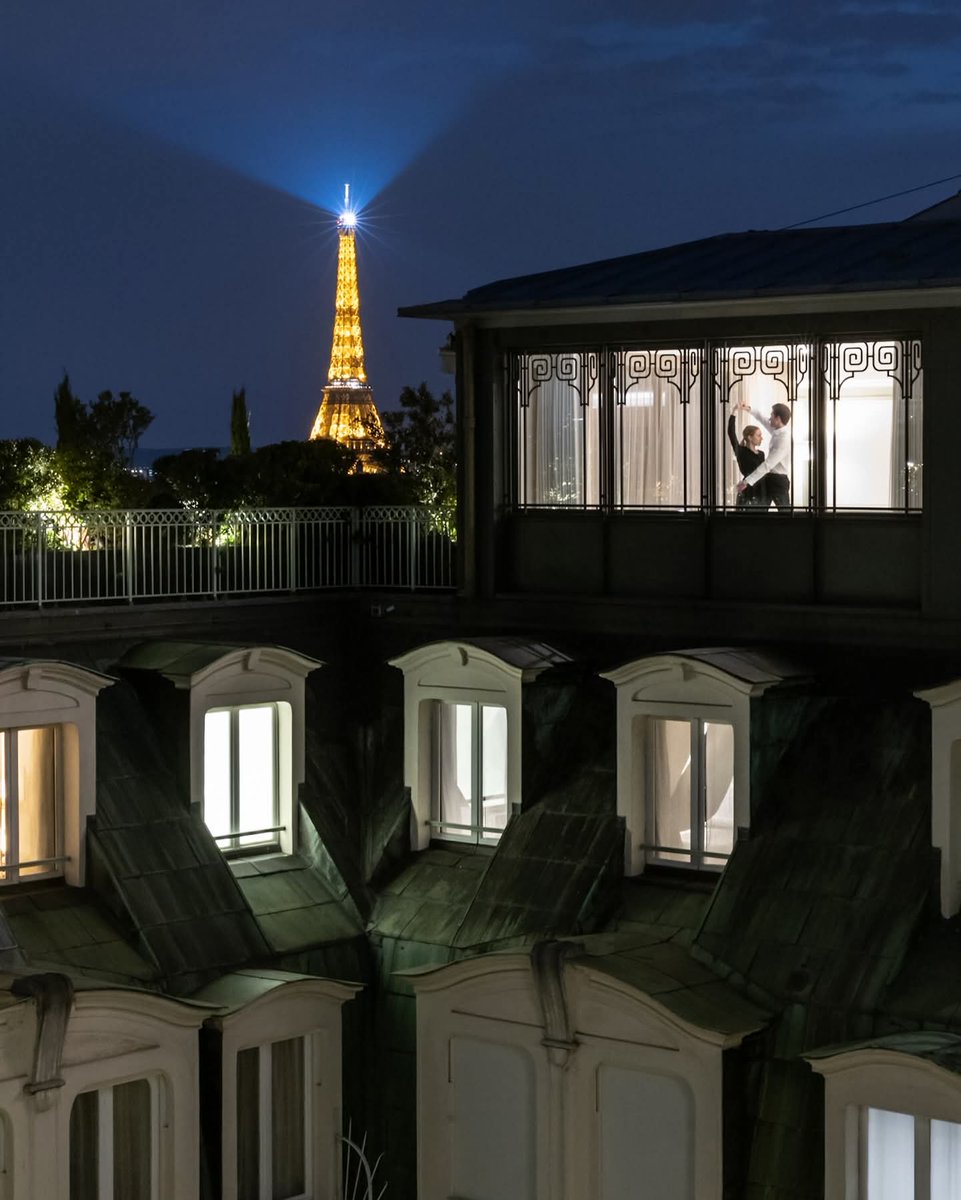 MozartCultures's tweet photo. Love is in the air: Paris edition https://t.co/n3cCUtQ3LQ