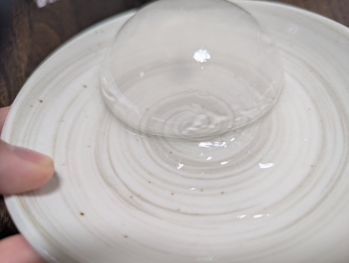 コンタクトレンズにしか見えないw