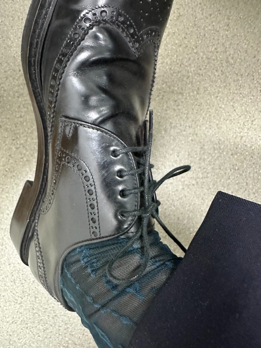 km皮鞋s tweet media