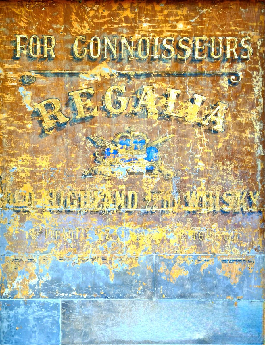 is_glasgow's tweet image. I love this ghost sign advertising Regalia Old Highland 22nd Whisky on the outer wall of the former Western Bar on Peel Street in Partick, Glasgow.

Cont./

#glasgow #partick #whisky #advertising #ghostsign