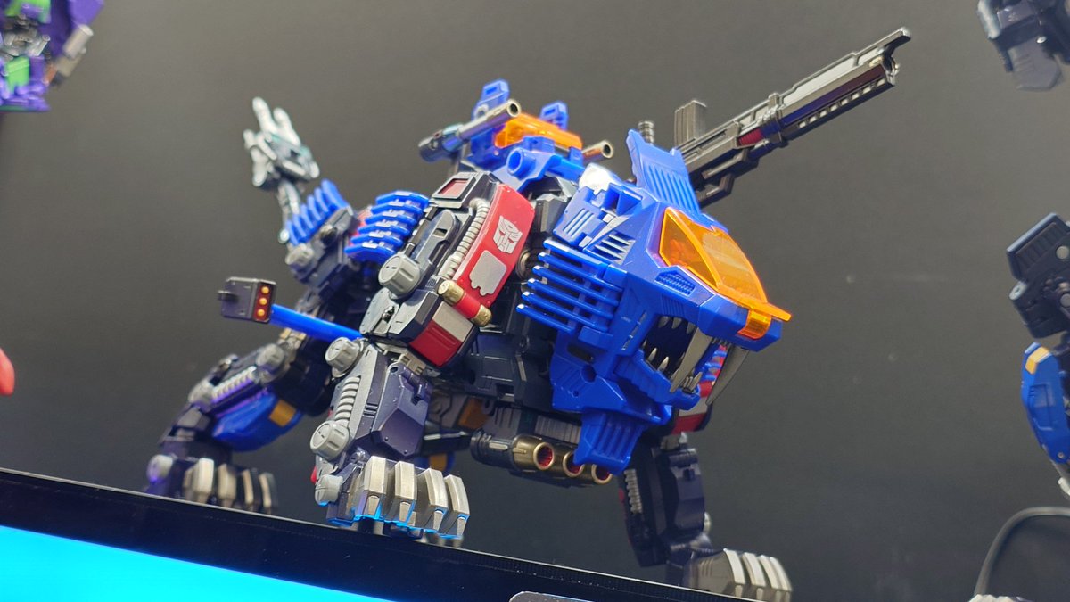 kurouwww_Hobby's tweet photo. 月末発売予定のSHIELD-D-PRIMEも完成度高くて安心！
トランスフォーマー、ダイアクロン、ゾイド三位一体ギミックはサイズも相まって手応えありそう😁

#トランスフォーマー #ダイアクロン
#ゾイド https://t.co/YKrJgk1RYj