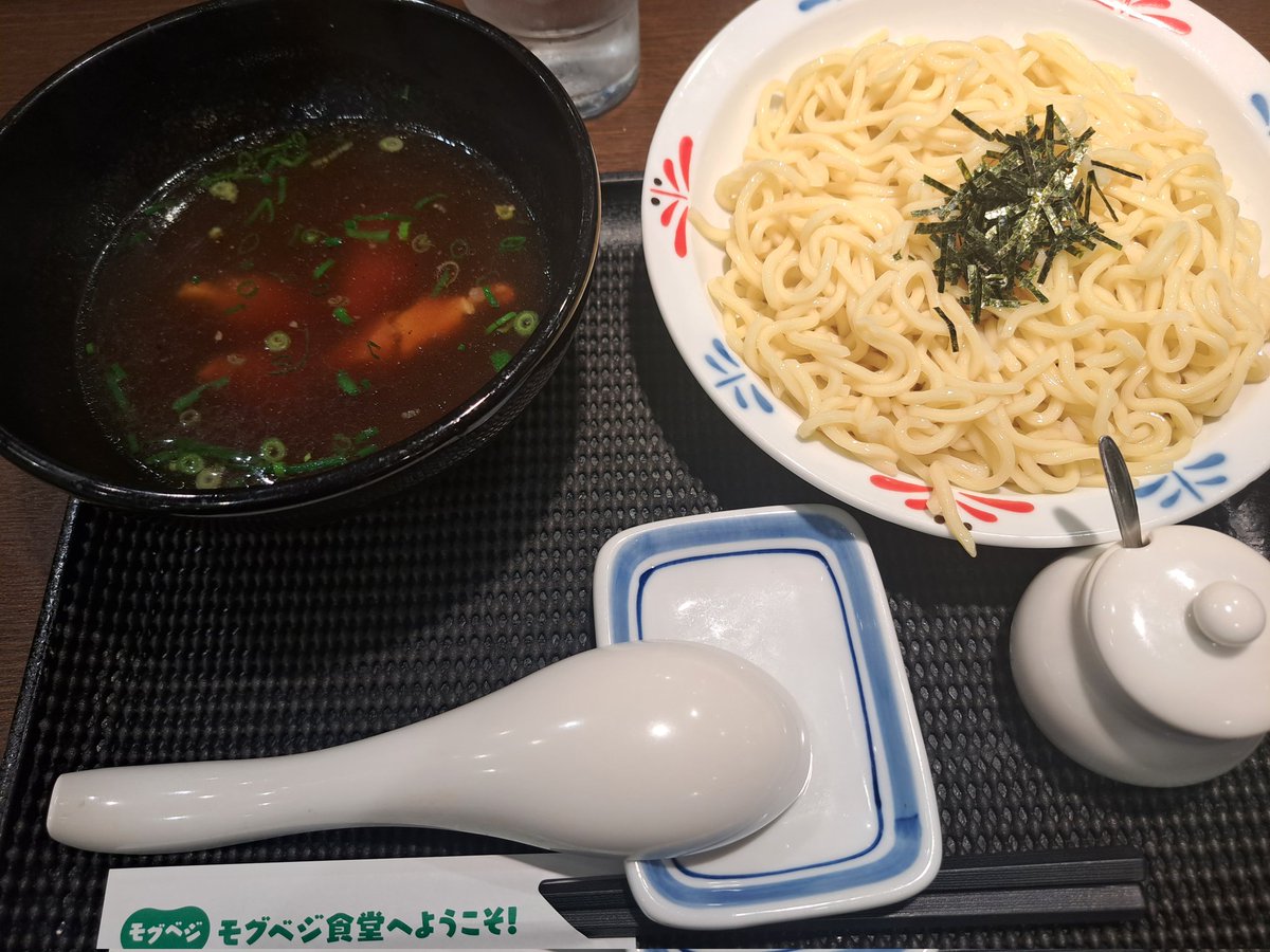 HK5089's tweet photo. 千葉駅
#リンガーハット
#チャンポン以外
#まさかのつけ麺
#鶏白湯
麺の改良が急務ですかね💤😭💤 https://t.co/T76RGz0shY