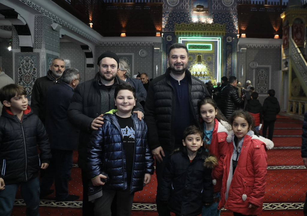 MevlutOztekin's tweet photo. 📌Sivil Toplum Kuruluşlarımızla birlikte; Kâğıthanemizin gençleri ile aynı duada gönül bağıyla, her pazar sabahı bir araya geliyoruz. 

📍Sultan Selim Mahallesi, Yavuz Sultan Selim Camii https://t.co/VLey80L7vj