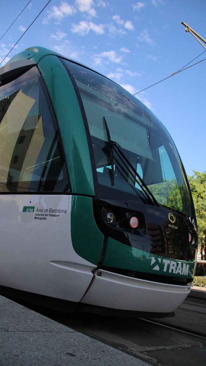 ClubFansTRAM's tweet photo. 🌤️🚋 Bon diumenge!

Dia tranquil, ciutat relaxada i el TRAM seguint el seu camí 💚

Gaudiu-lo i seguim sobre rails. https://t.co/mTmbBOFUbE