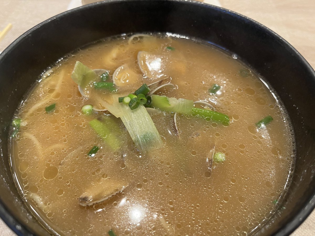 昼メシ。全然映えないけど中華街で食べれる物の中で一番好きまである