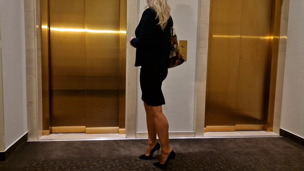 Helena Abramov, Pantyhose Feet & Custom Videos tweet media