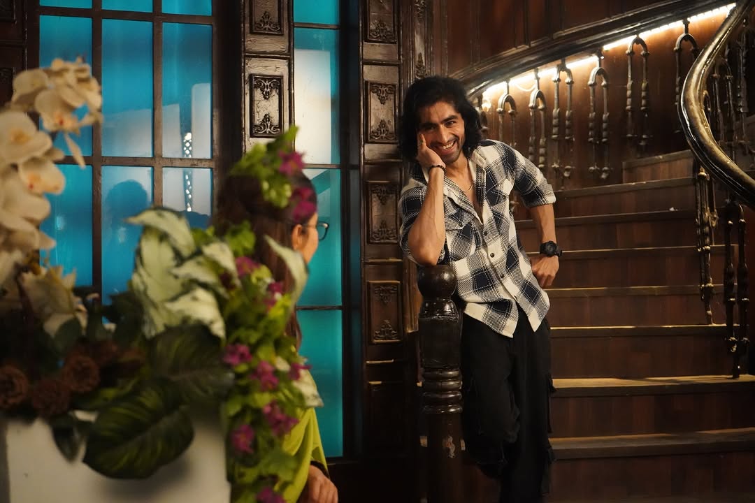 #HarshadChopda HD quality pic theme song shoot during shots capture it 
Ruling hearts effortlessly