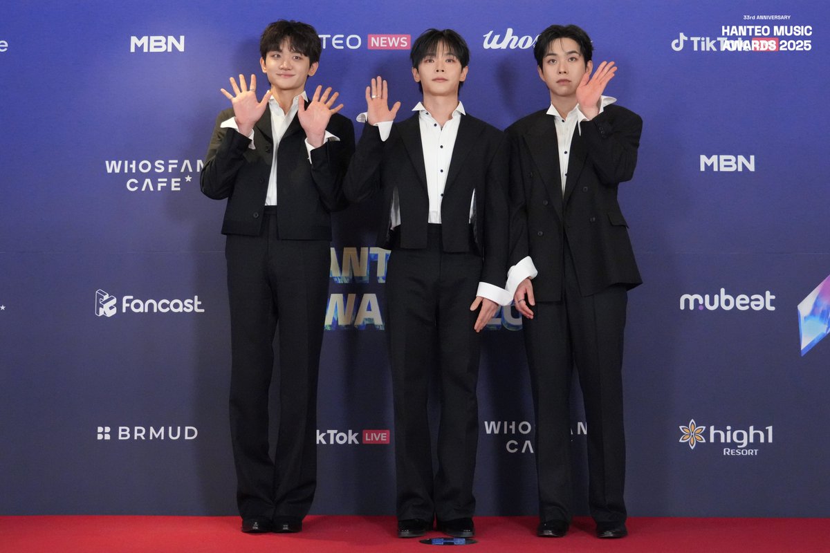 한터뮤직어워즈 2025 레드카펫 포토(루시)