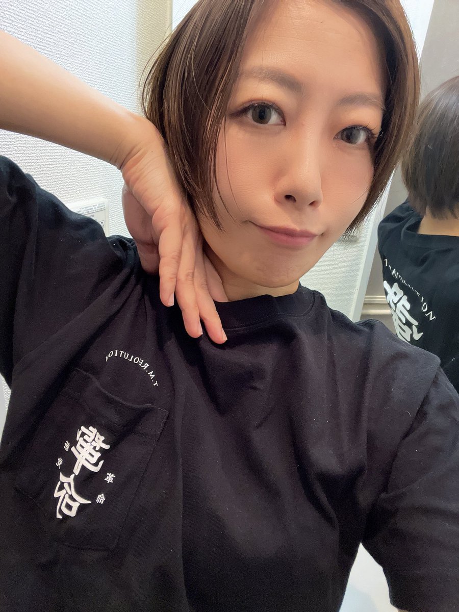 🐟 #サカナ1000フォロワー達成まで終われまてん

2/14 857人▶︎857人🏃‍➡️

いつもいいね👍リポスト♻️ありがとうございます😆

今年度最後の推し活！
今回は1人で参戦🔥

胸ポケット見せようとしたらなんかよくわからんポーズ🤣
それくらい気分がノッてるということで許してください笑