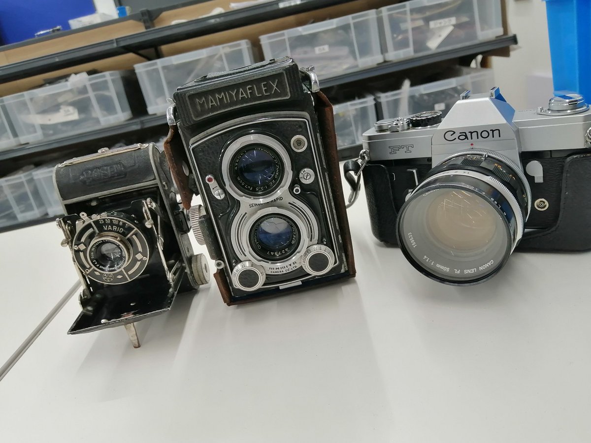 本日は昭和レトロなカメラを売り場に出しました🌟 当店のジャンクは