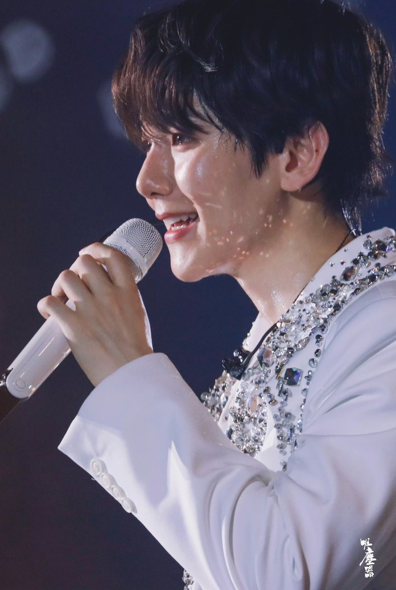 소중한 백현시🤍✨