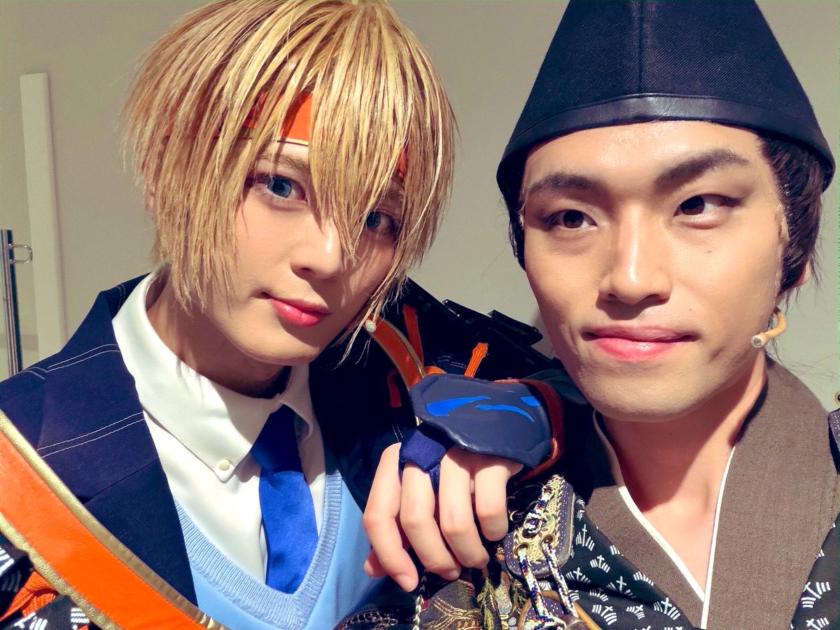 ミュージカル『刀剣乱舞』 
～静かなる夜半の寝ざめ～

大阪公演無事駆け抜けられました

晴れやかな顔で帰ってきた彼を見て胸いっぱい
うちの初期刀が帰ってきた時と重なる
あの時救われて本当に良かった
東京凱旋も一緒に走り切ろう
当然、全員でだ！

#刀ミュ　#刀剣乱舞