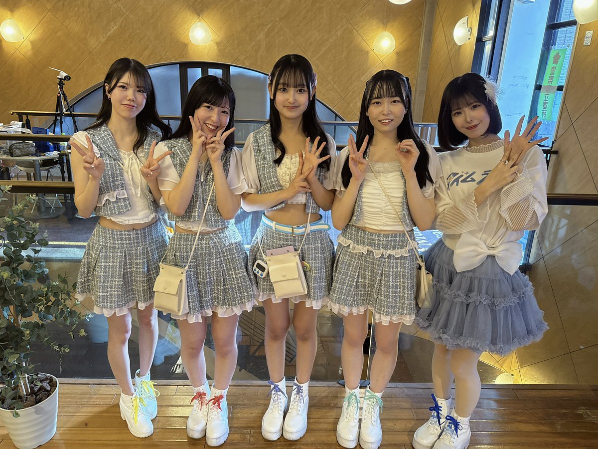 お誕生日当日メンバーとファンの皆さんに会えて嬉しかったー！！🎁❤️感謝

素敵な27歳の幕開け！
もっともっと頑張っていきます👊