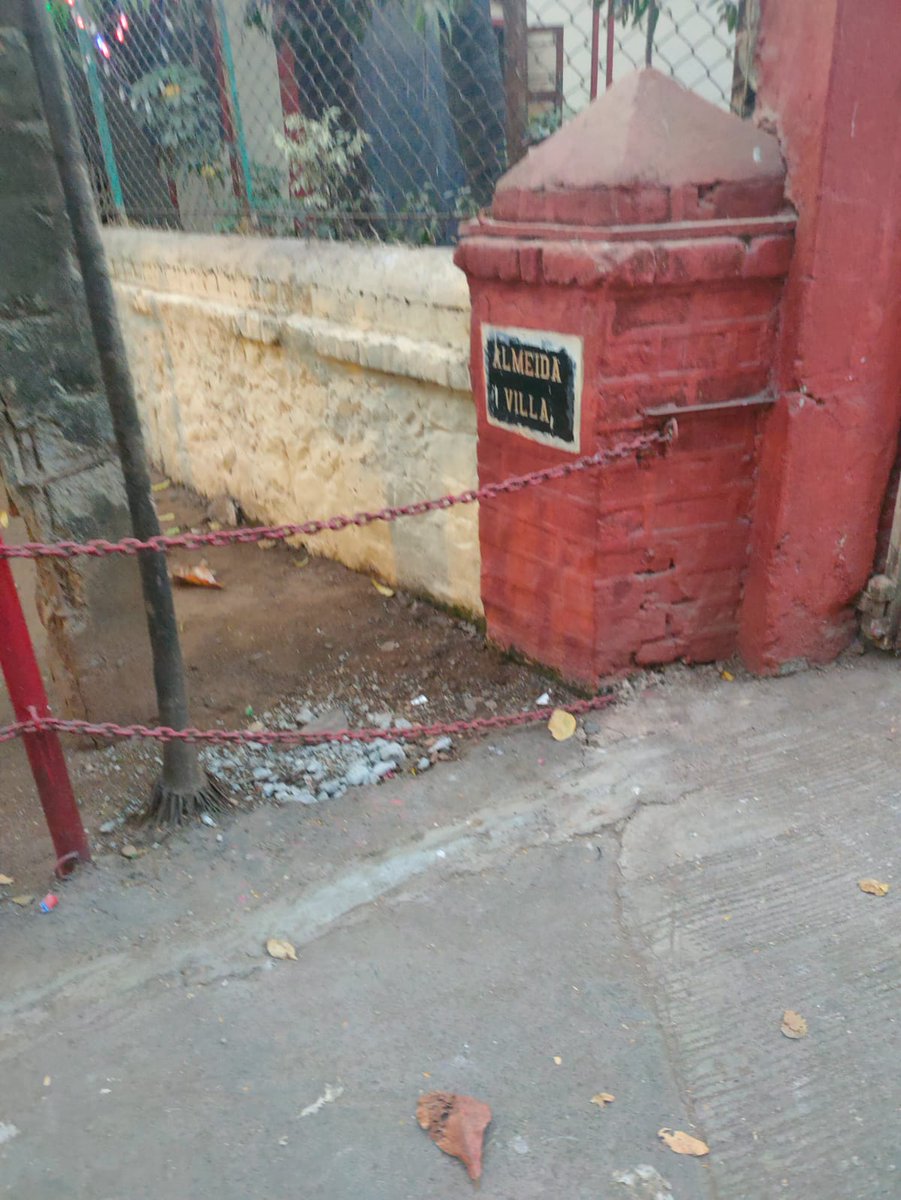 ms_aftab's tweet photo. @AmeetSatam #HaroonKhan @ShelarAshish @mybmcwardKW Louella Almieda seeks immediate help as this cross has various evidence.her ancestral property &amp;during road widening it is on road.Almiedas are threatened, abused not allowed to take cross in her boundary @VersovaPS @CityZen123 https://t.co/aGWduoQOVe
