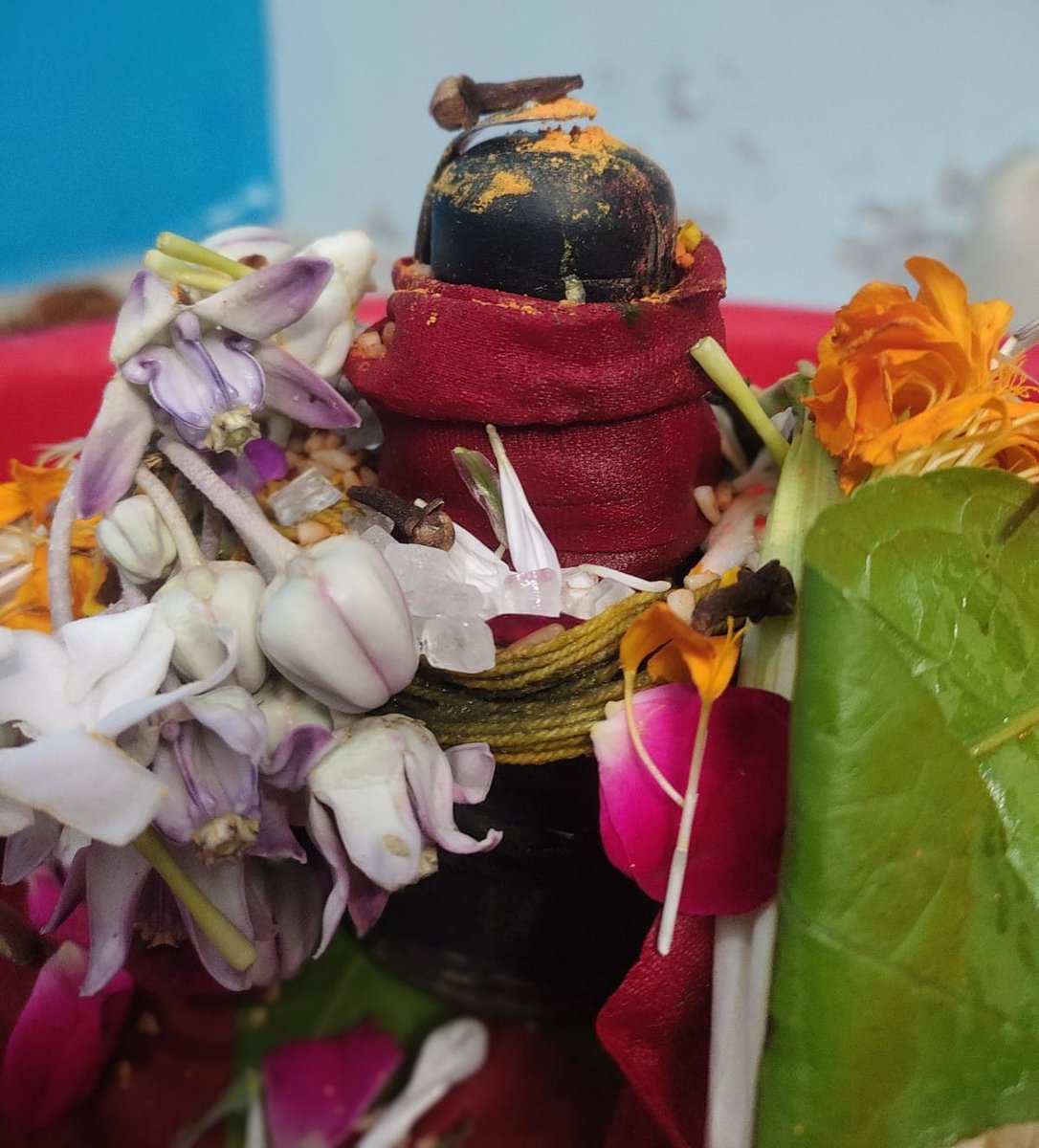Forget Romeo &amp; juliet ,
Manifest a love like Shiv and Parvati ! 🌸🙏❤🤞