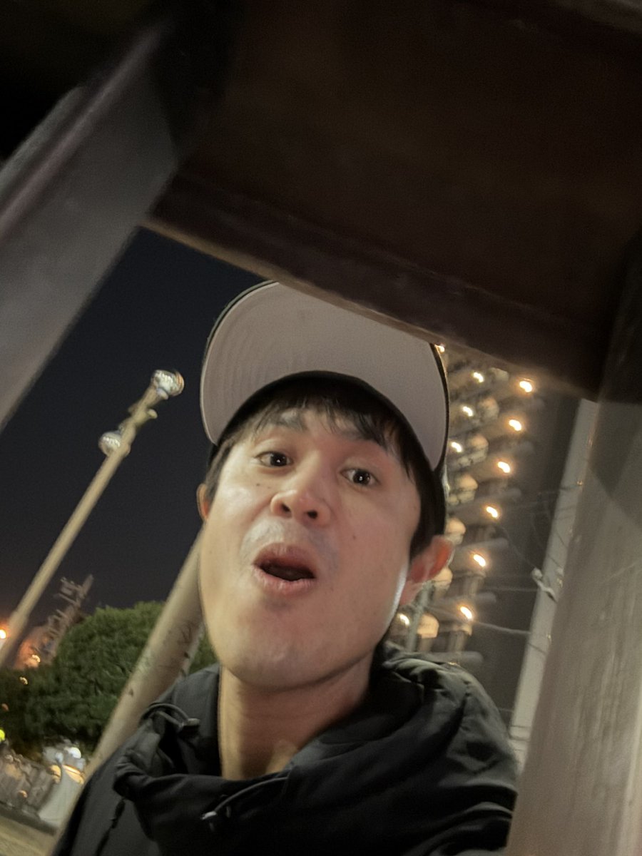 今日から宇宙刑事ギャバン始まるということで
気になって観てみたら結構面白かった！

さて、明日月曜日は
20時過ぎから吉祥寺駅にて路上ライブやる予定です！

ワンマンライブのチケットも持っていきます！

お時間合う方遊びに来てね！

#毎日顔はめ
#664日目