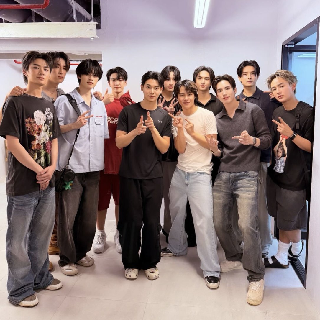 tomatogogi's tweet image. เชี้ยทยยยยบบ แจก 100 จากรี เฉพาะหมูยอและบีอัสเท่านั้น 😭😭😭😭😭😭 หยิ่นกับบัส เกิดขึ้นแล้วจริง ๆ ชั้นขอไป 2 ปี ㅠㅠ วันนี้ก็มาถึง ไม่ไหว เริ่ดปัง กราบ กรุตาย